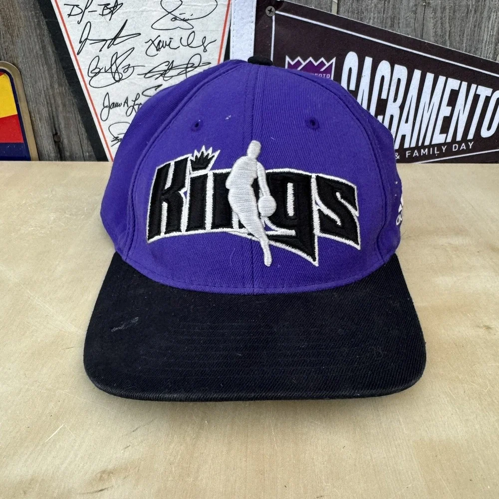 Adidas NBA Sacramento Kings Sz L/XL Hat Spellout Logo Purple‎ Black Signed